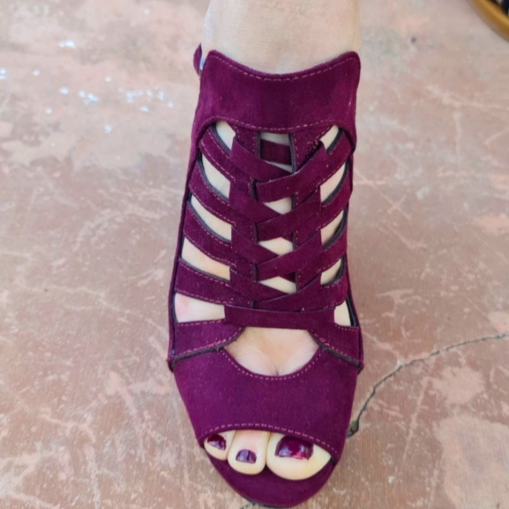 Volatile Wedge Heels